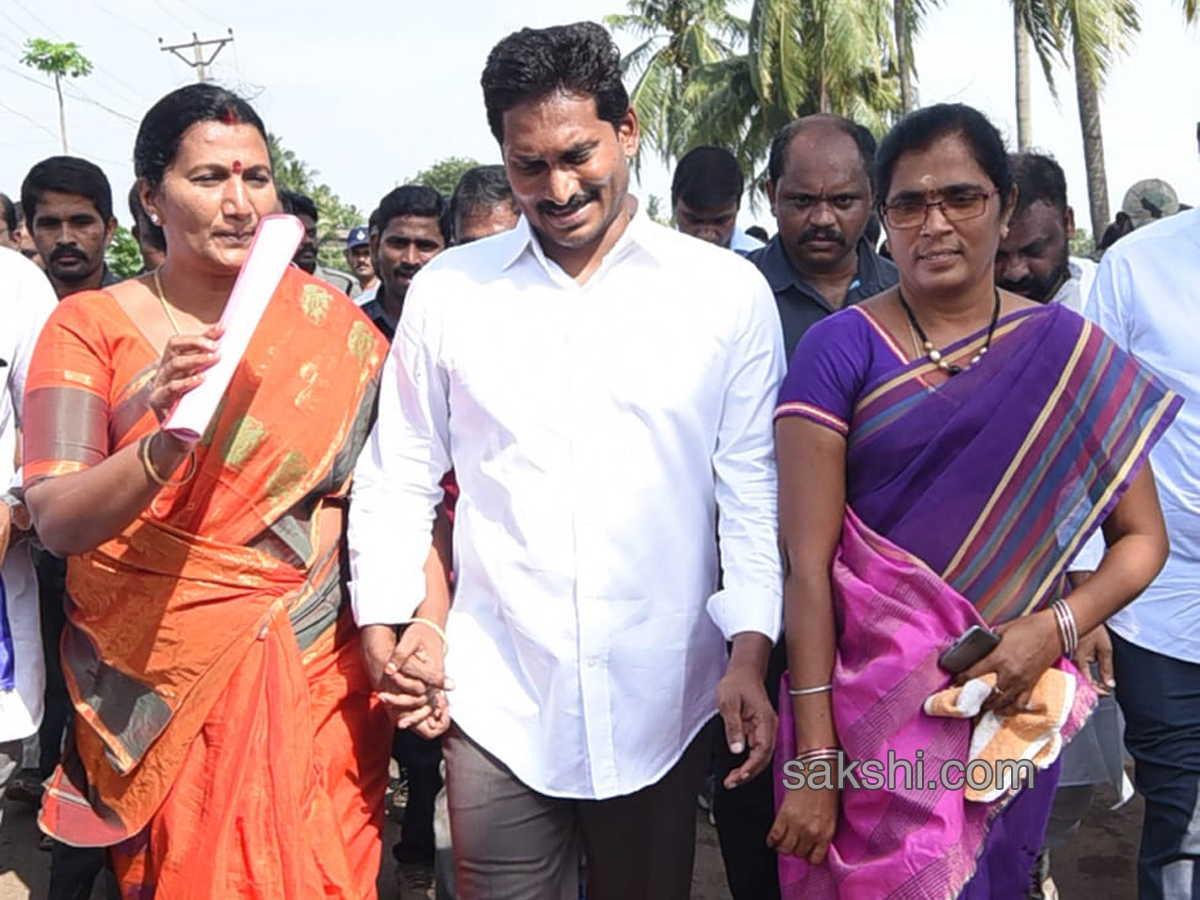 YS Jagan PrajaSankalpaYatra Day 213 Photo Gallery - Sakshi2