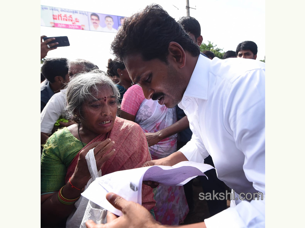 YS Jagan PrajaSankalpaYatra Day 213 Photo Gallery - Sakshi3