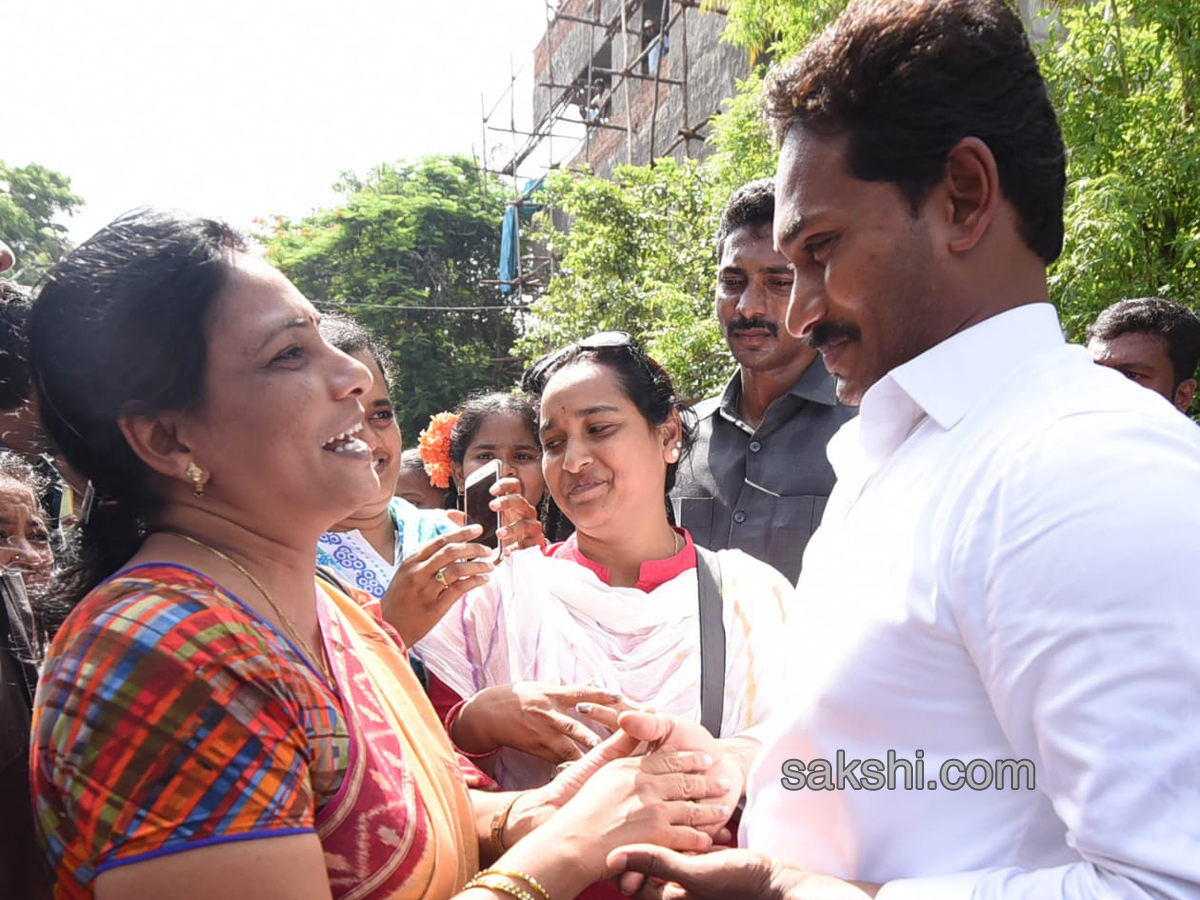 YS Jagan PrajaSankalpaYatra Day 213 Photo Gallery - Sakshi4