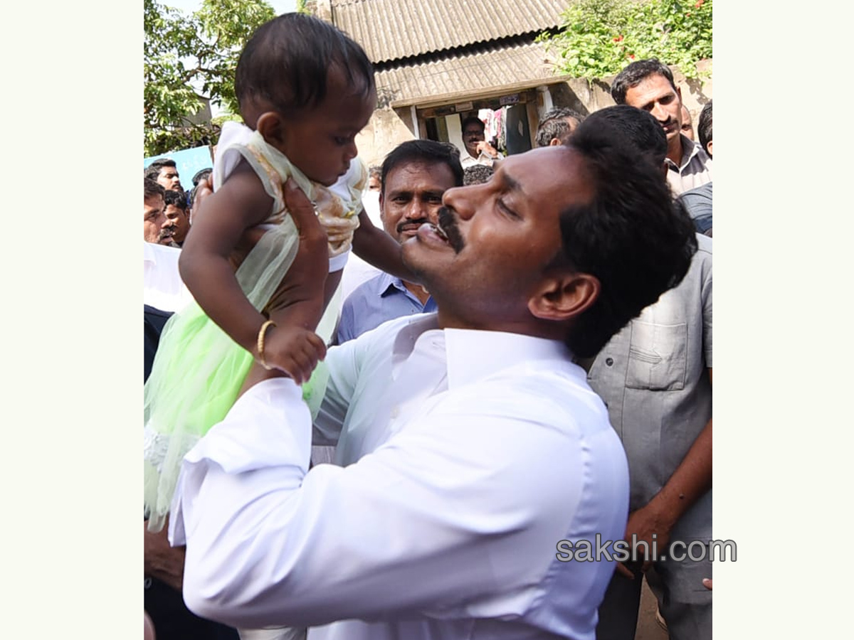 Ys Jagan Padayatra Day 214 Photo Gallery - Sakshi5