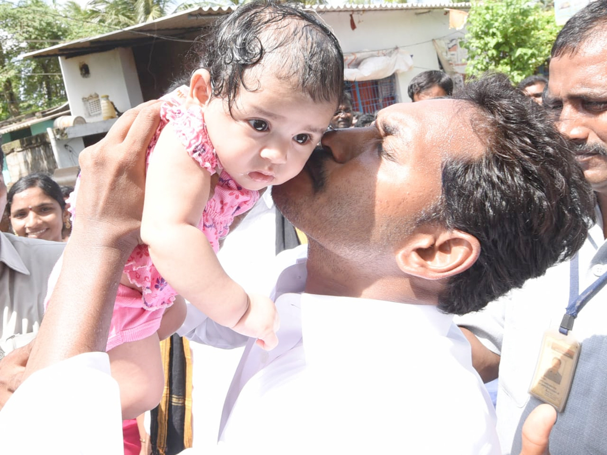 Ys Jagan Padayatra Day 214 Photo Gallery - Sakshi18