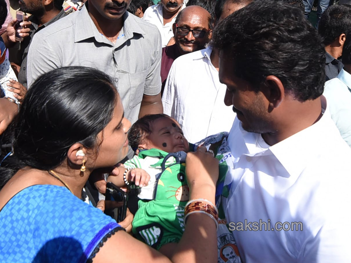 YS Jagan PrajaSankalpaYatra Day 215 Starts from Kovvada - Sakshi4