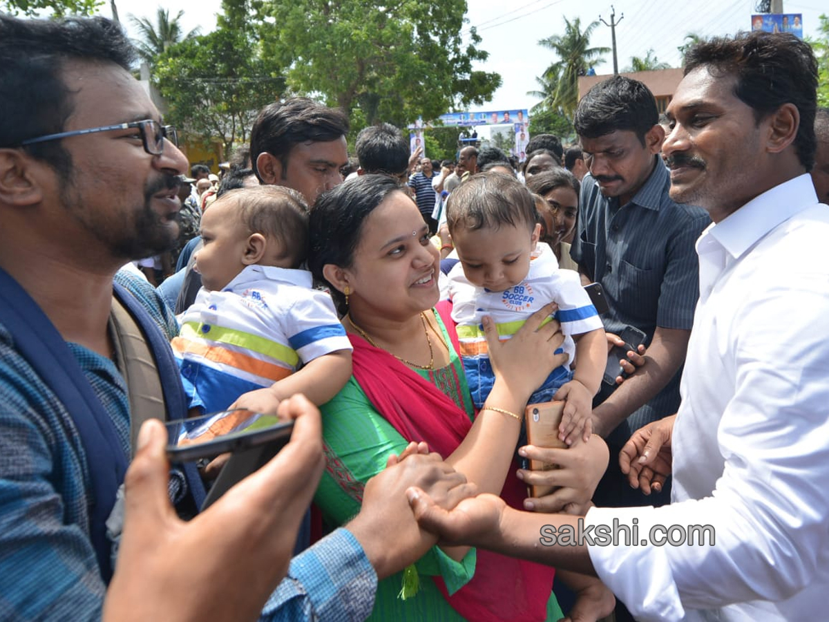 YS Jagan PrajaSankalpaYatra Day 215 Starts from Kovvada - Sakshi7