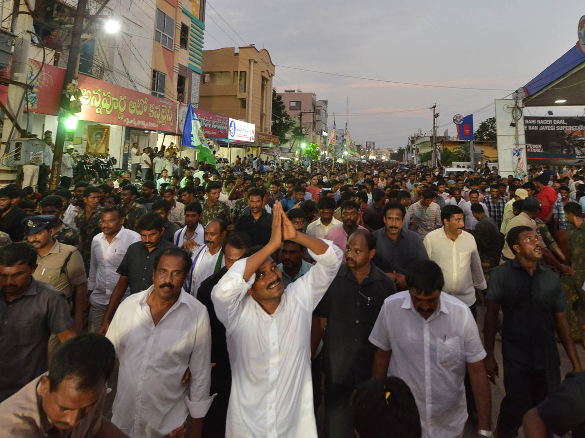 Ys Jagan Padayatra in Kakinada Photo Gallery  - Sakshi8