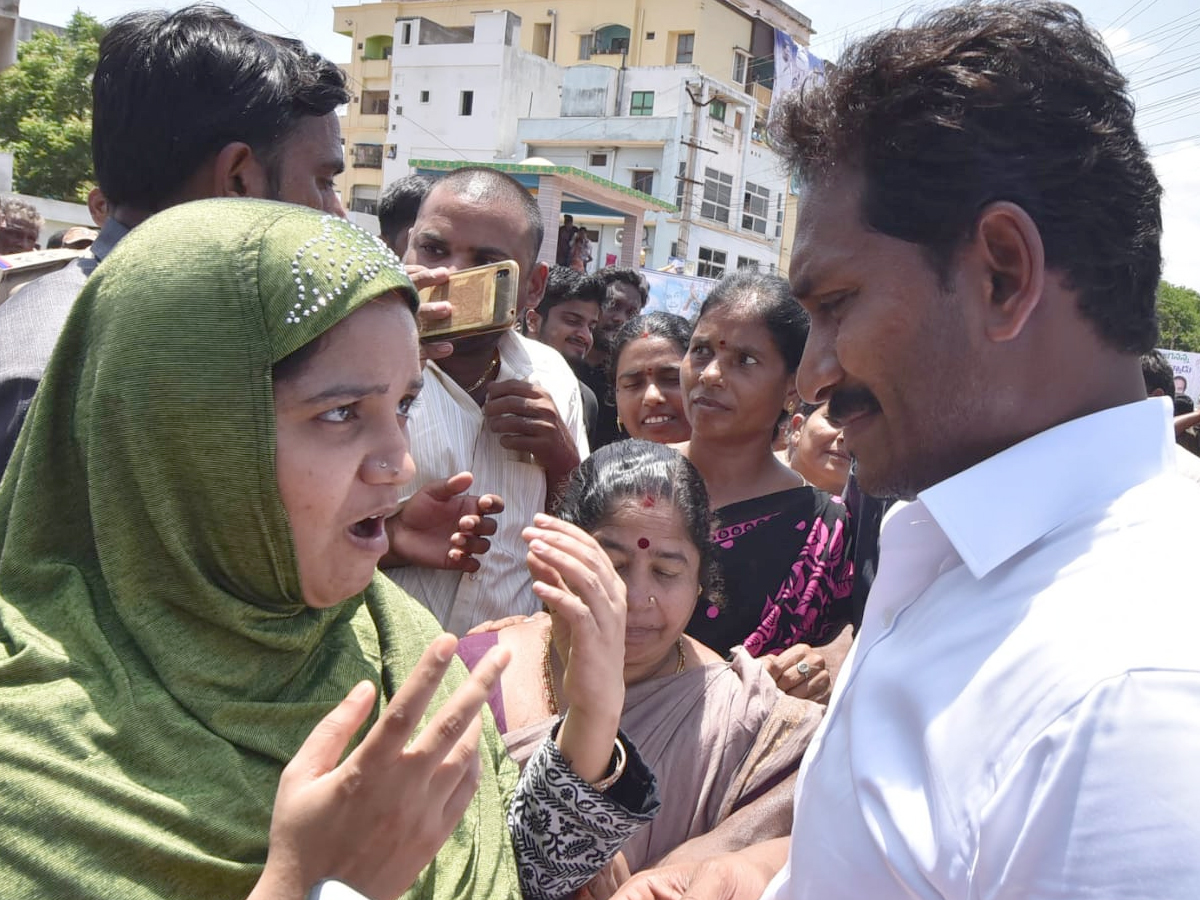 YS Jagan PrajaSankalpaYatra Day 215 Starts from Kovvada - Sakshi34