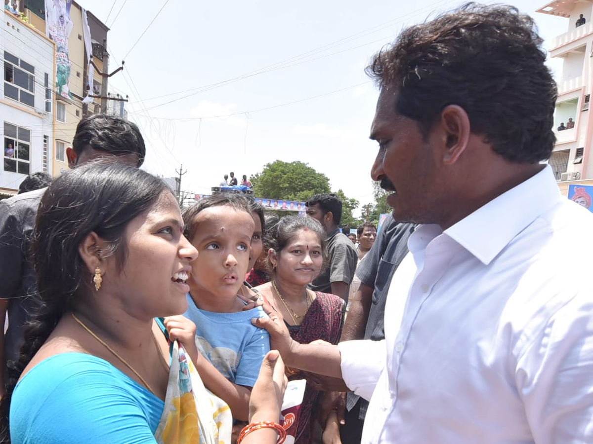 YS Jagan PrajaSankalpaYatra Day 215 Starts from Kovvada - Sakshi30