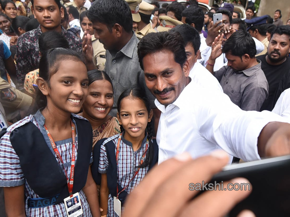 YS Jagan PrajaSankalpaYatra Day 216 Photo Gallery - Sakshi3