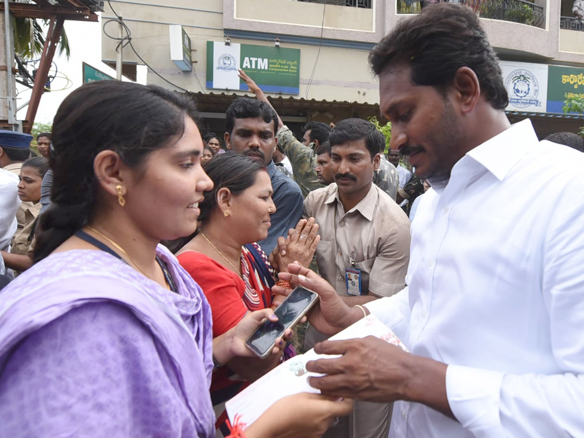 Ys Jagan Mohan Reddy Padayatra day 219 PHoto Gallery - Sakshi1