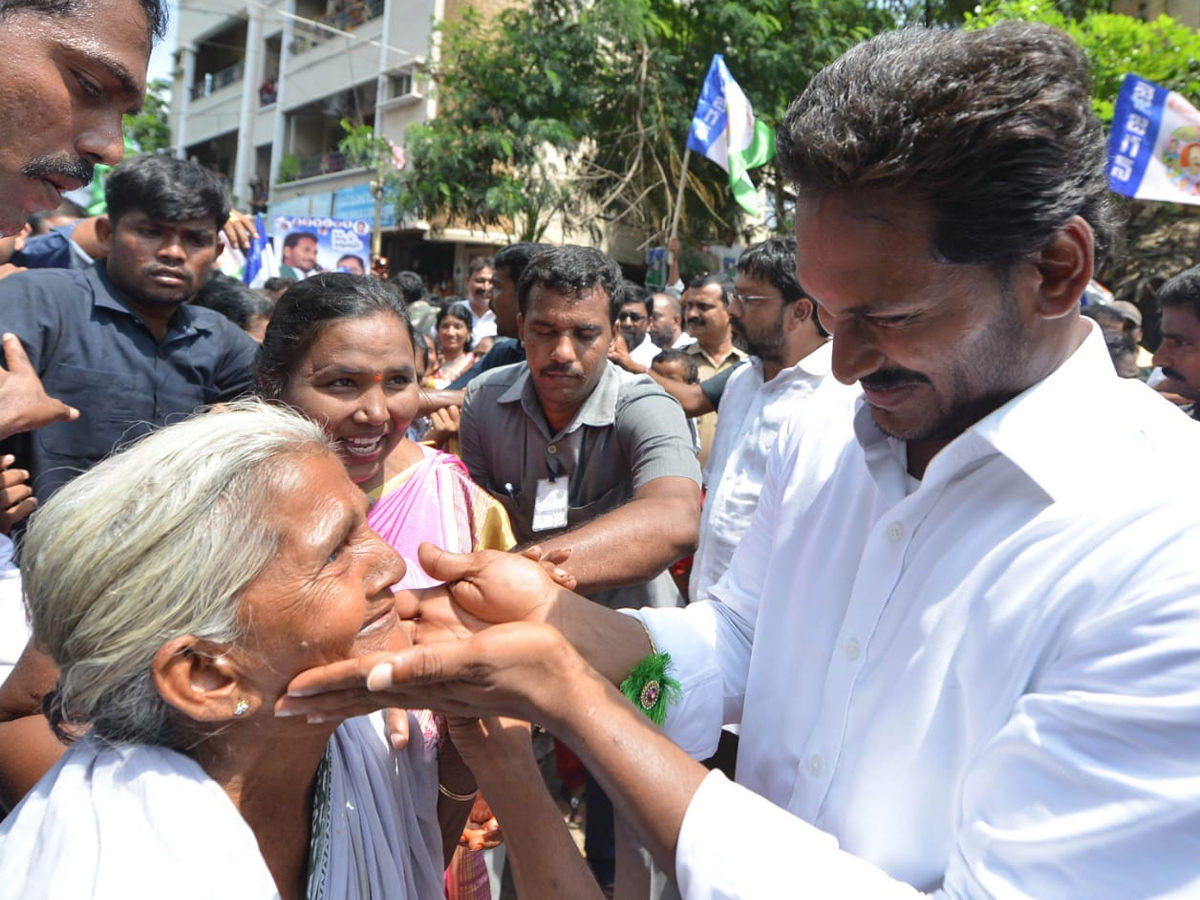 Ys Jagan Mohan Reddy Padayatra day 219 PHoto Gallery - Sakshi17