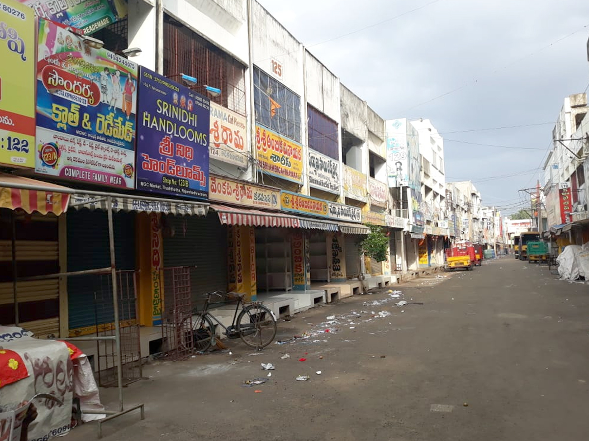 YS Jagan Reddy calls Andhra bandh on 24 July over special status Photo Gallery - Sakshi34