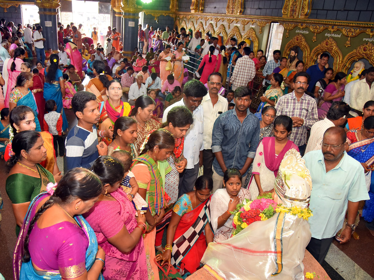 Guru Purnima in Andhra pradesh Photo Gallery - Sakshi1