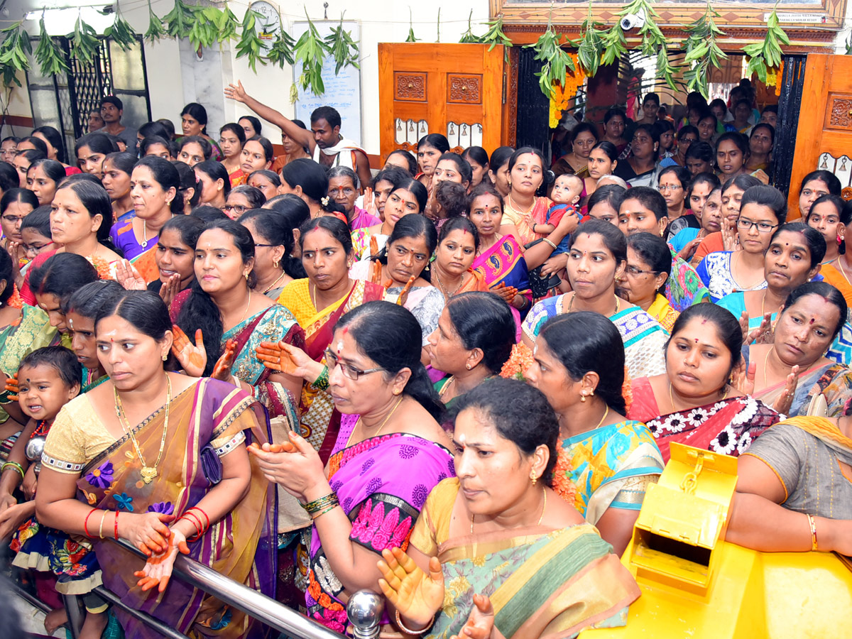 Guru Purnima in Andhra pradesh Photo Gallery - Sakshi13