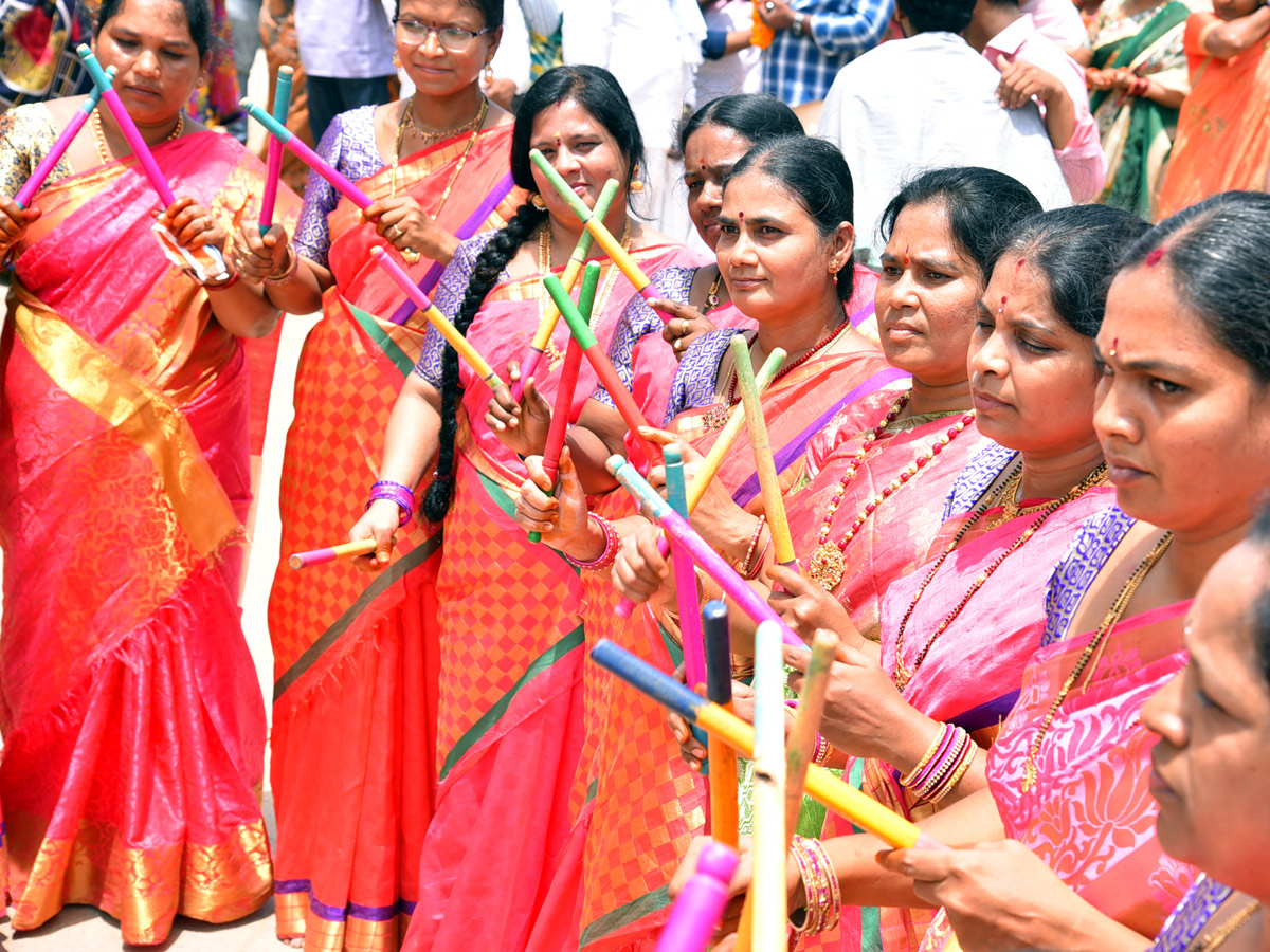 Guru Purnima in Andhra pradesh Photo Gallery - Sakshi17