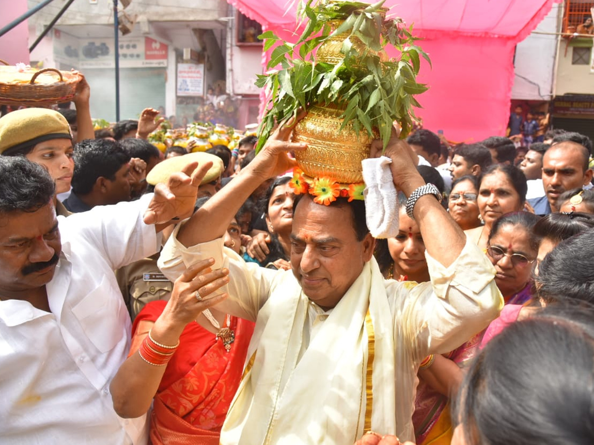 secunderabad bonalu 2018 - Sakshi5