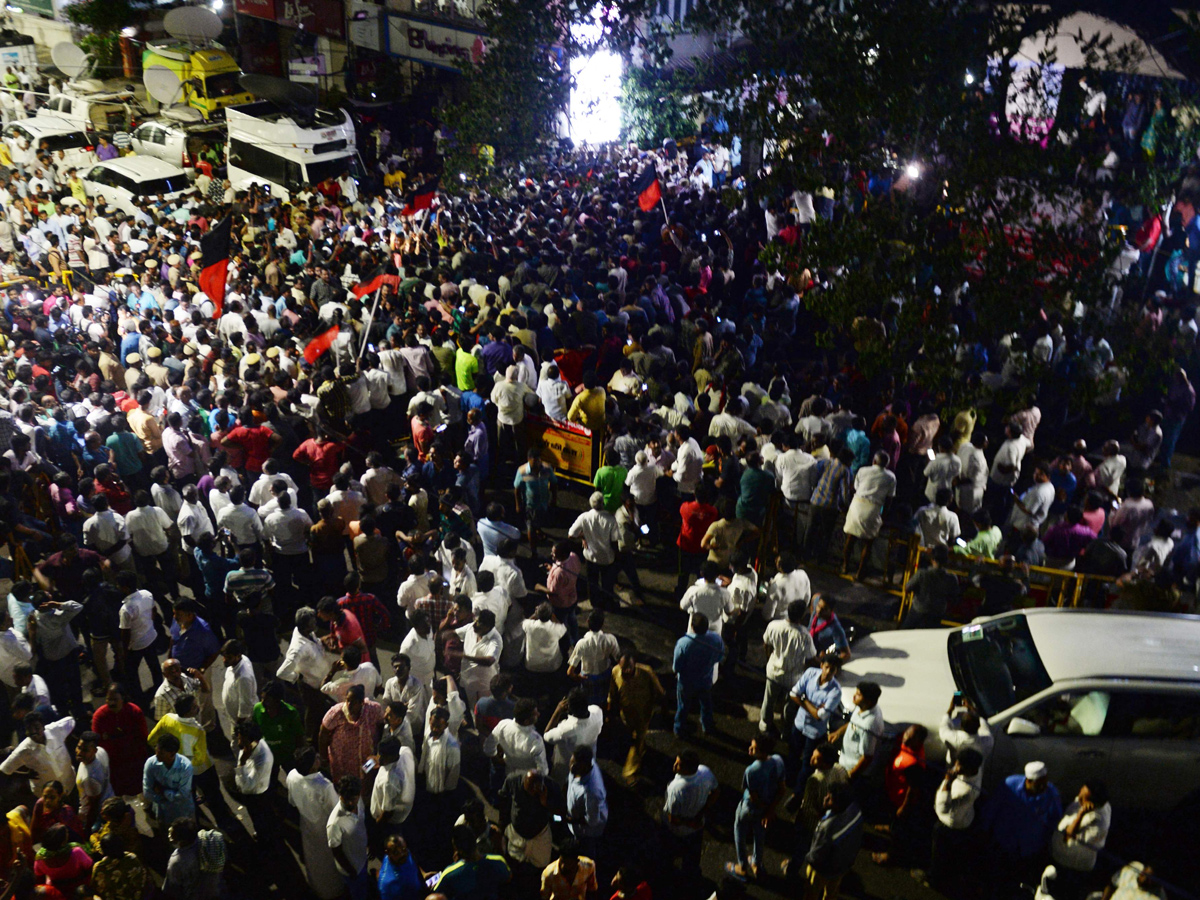 DMK Supporters Gather Outside Kauvery Hospital Photo Gallery - Sakshi1