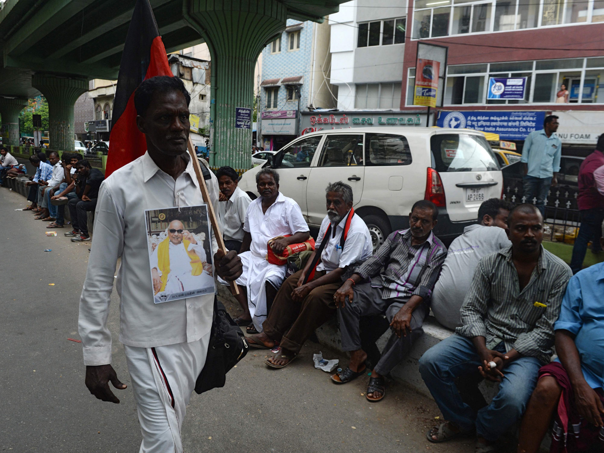 DMK Supporters Gather Outside Kauvery Hospital Photo Gallery - Sakshi12