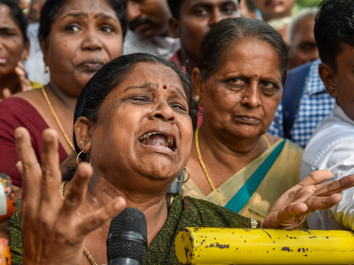 DMK Supporters Gather Outside Kauvery Hospital Photo Gallery - Sakshi14