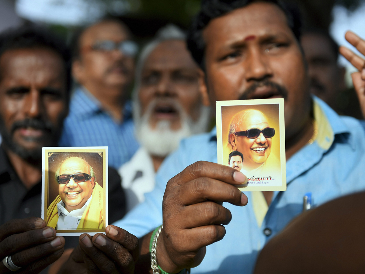 DMK Supporters Gather Outside Kauvery Hospital Photo Gallery - Sakshi2