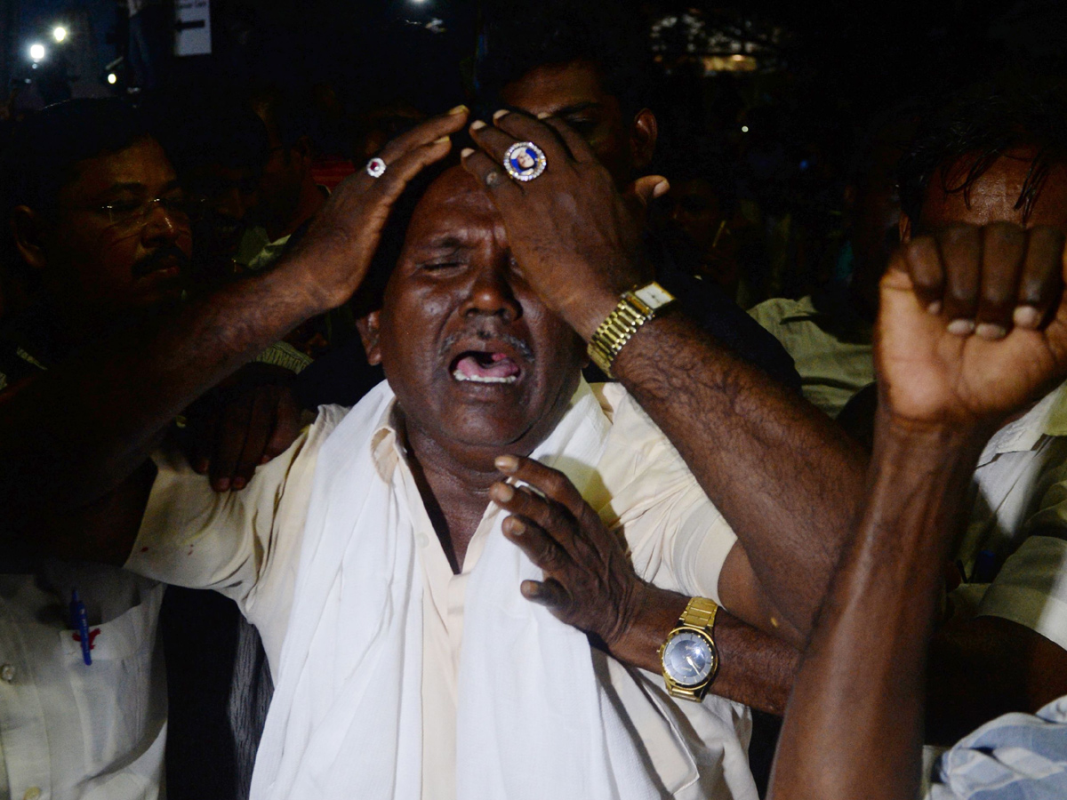 DMK Supporters Gather Outside Kauvery Hospital Photo Gallery - Sakshi7