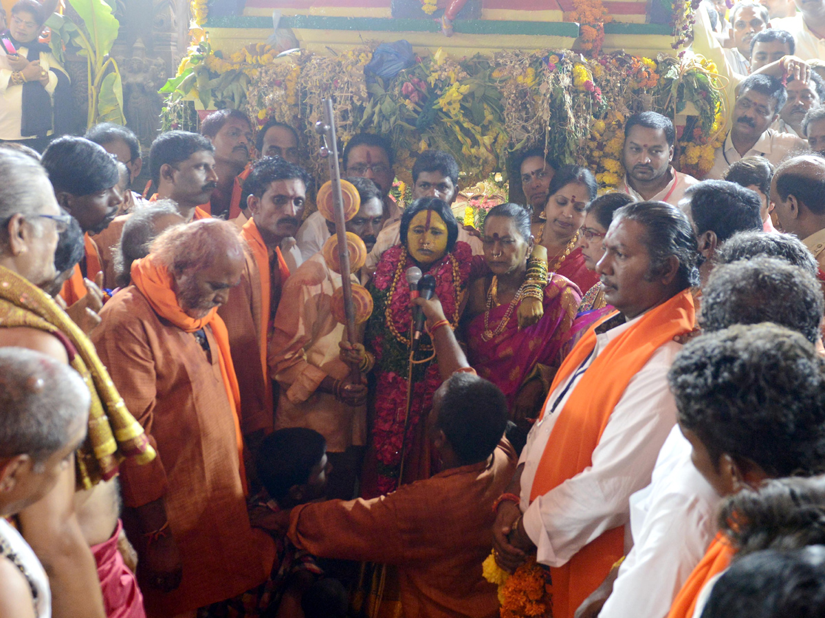 Ujjaini Mahankali Rangam Bhavishyavani 2018 Photo Gallery - Sakshi1