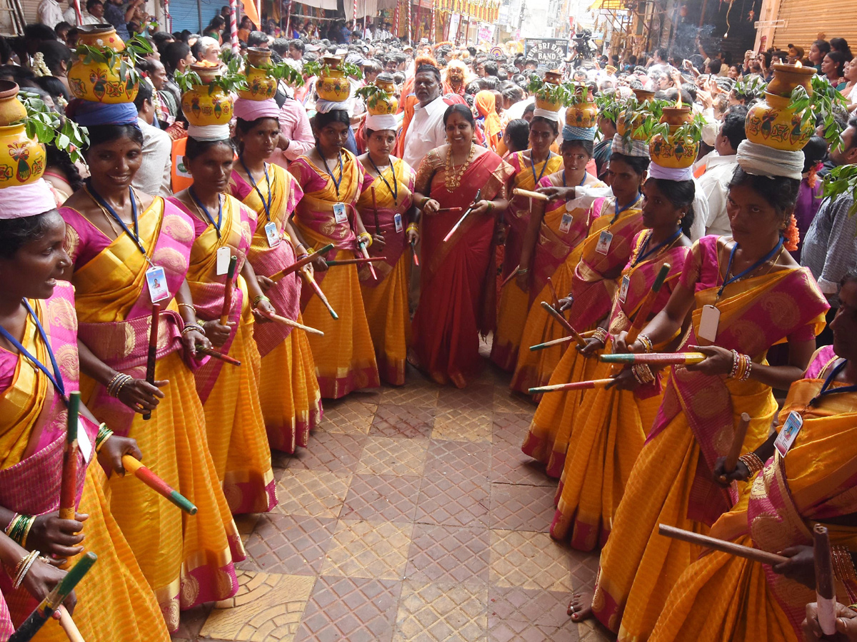 Ujjaini Mahankali Rangam Bhavishyavani 2018 Photo Gallery - Sakshi11