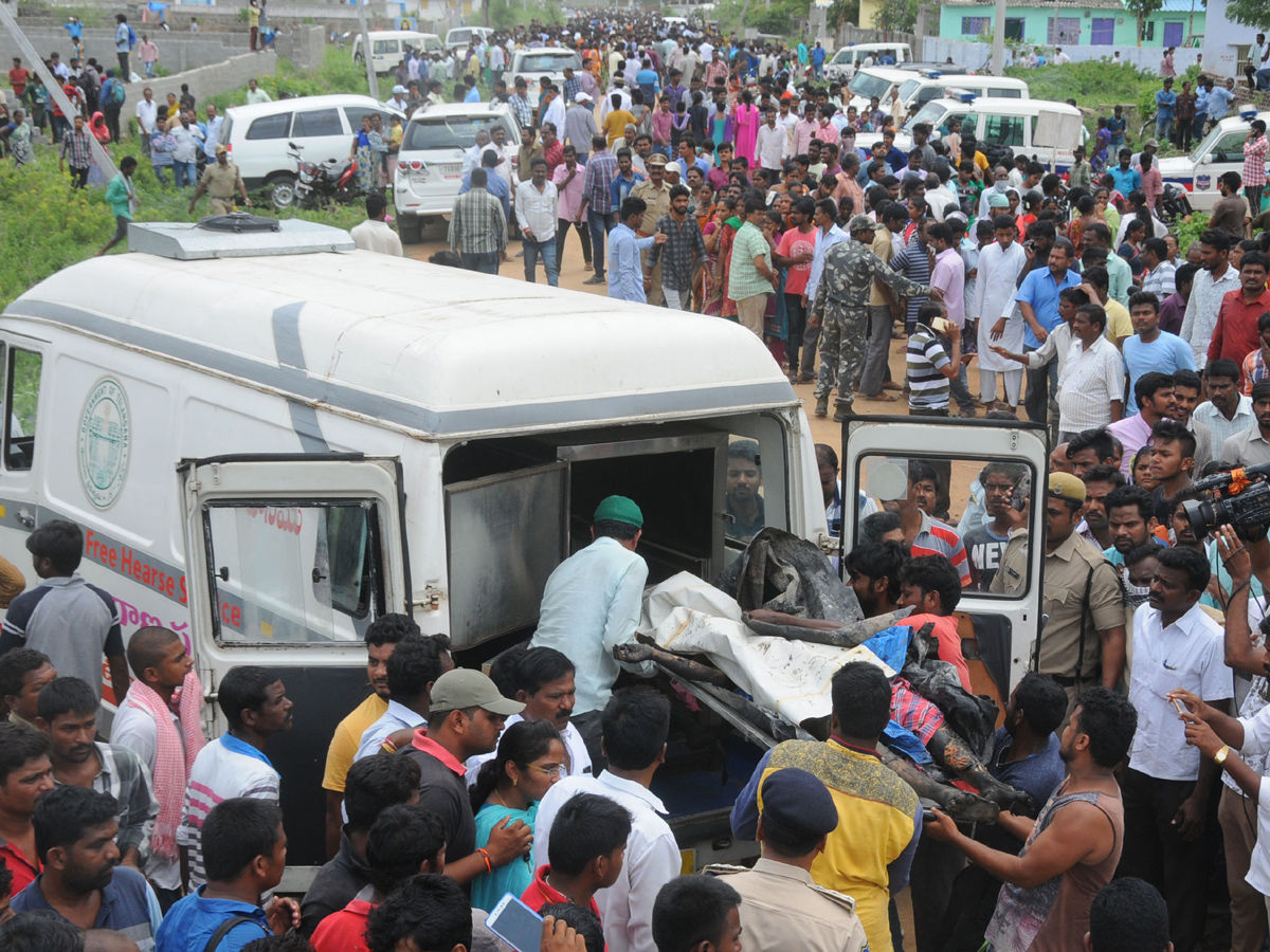 Fire Accident in Warangal Badrakali Cracker Factory - Sakshi23