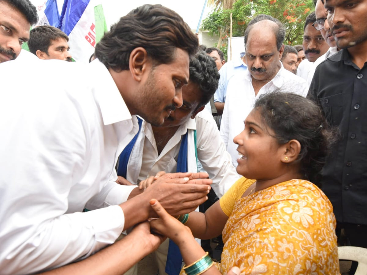 Ys Jagan Mohan Reddy Padayatra day 209  photos in Rayavaram - Sakshi9