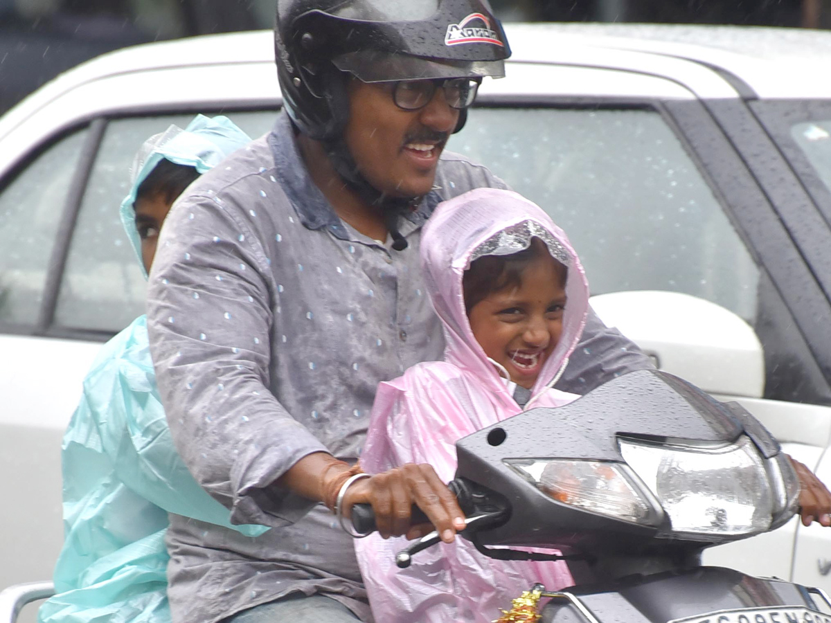 Heavy Rain in Hyderabad photo Gallery - Sakshi3