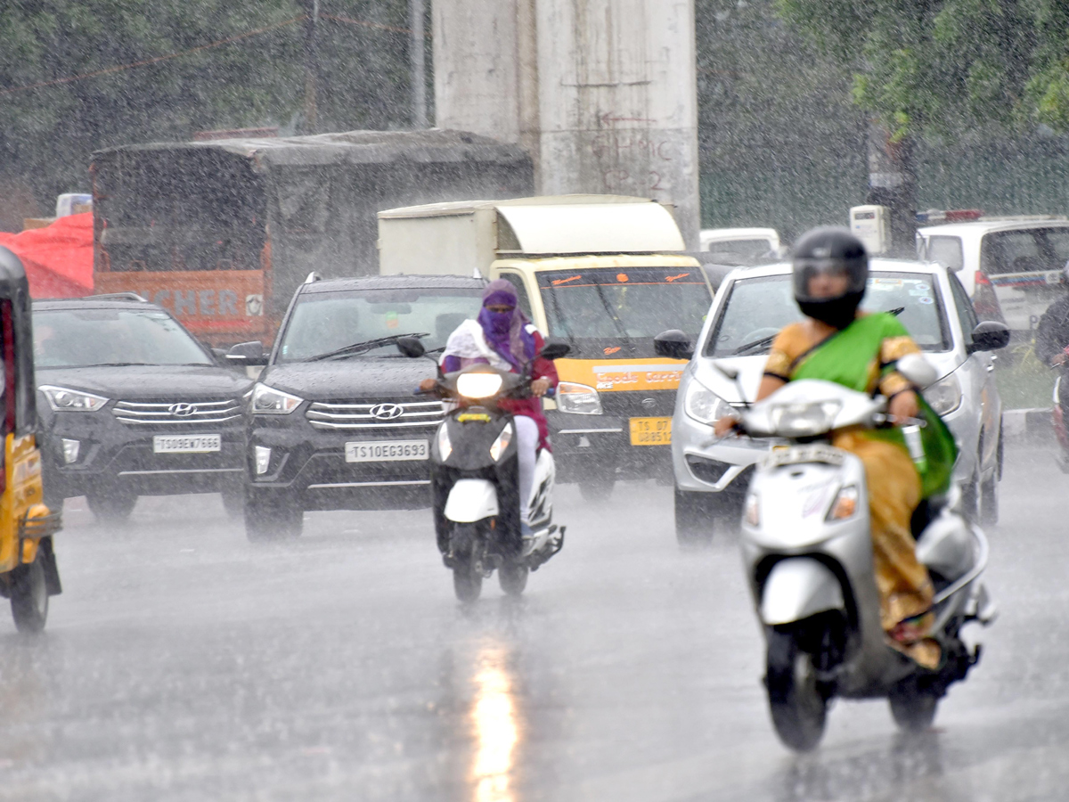 Heavy Rain in Hyderabad photo Gallery - Sakshi1