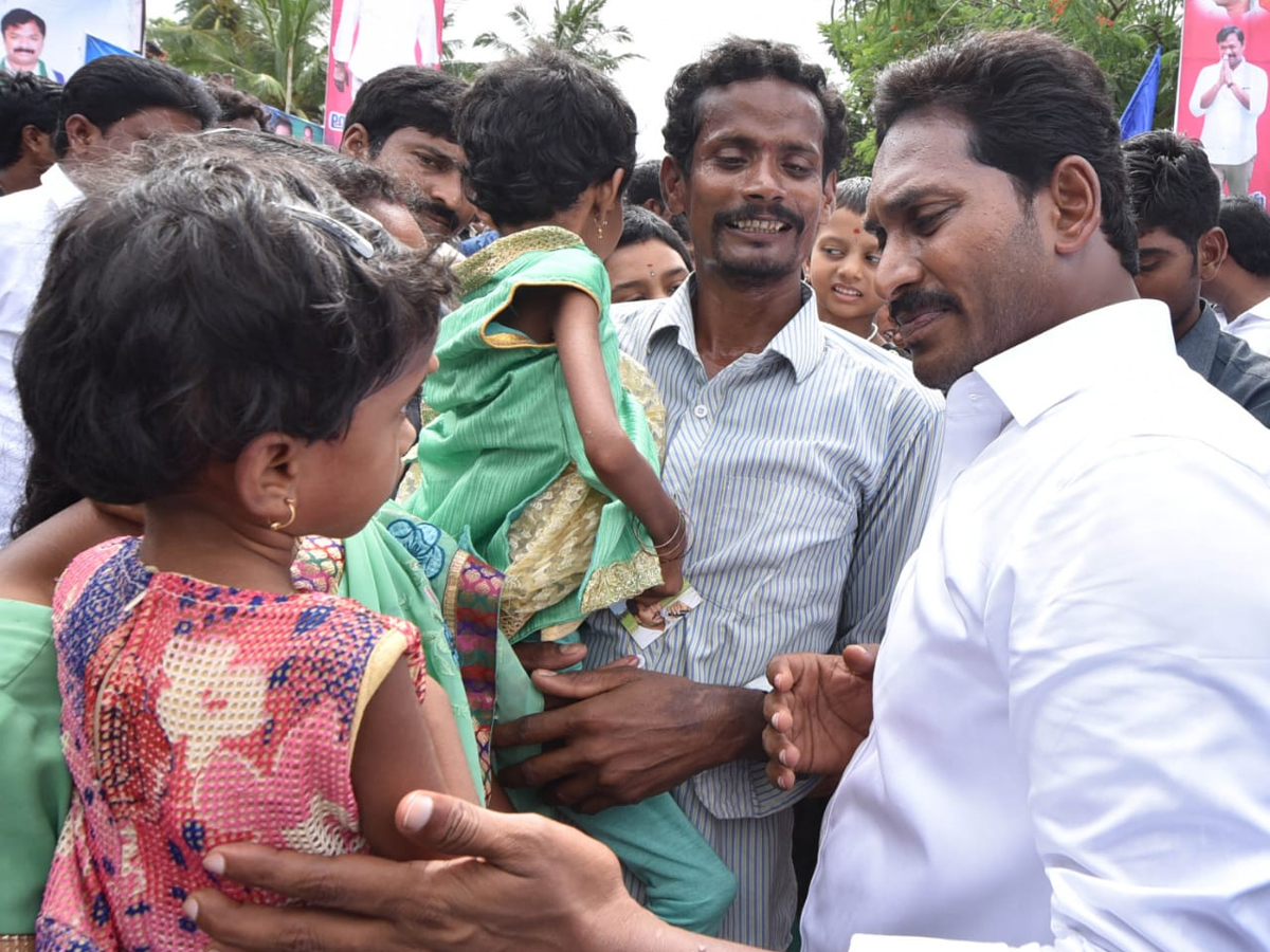 YS Jagan PrajaSankalpaYatra Day 234 Photo Gallery - Sakshi10