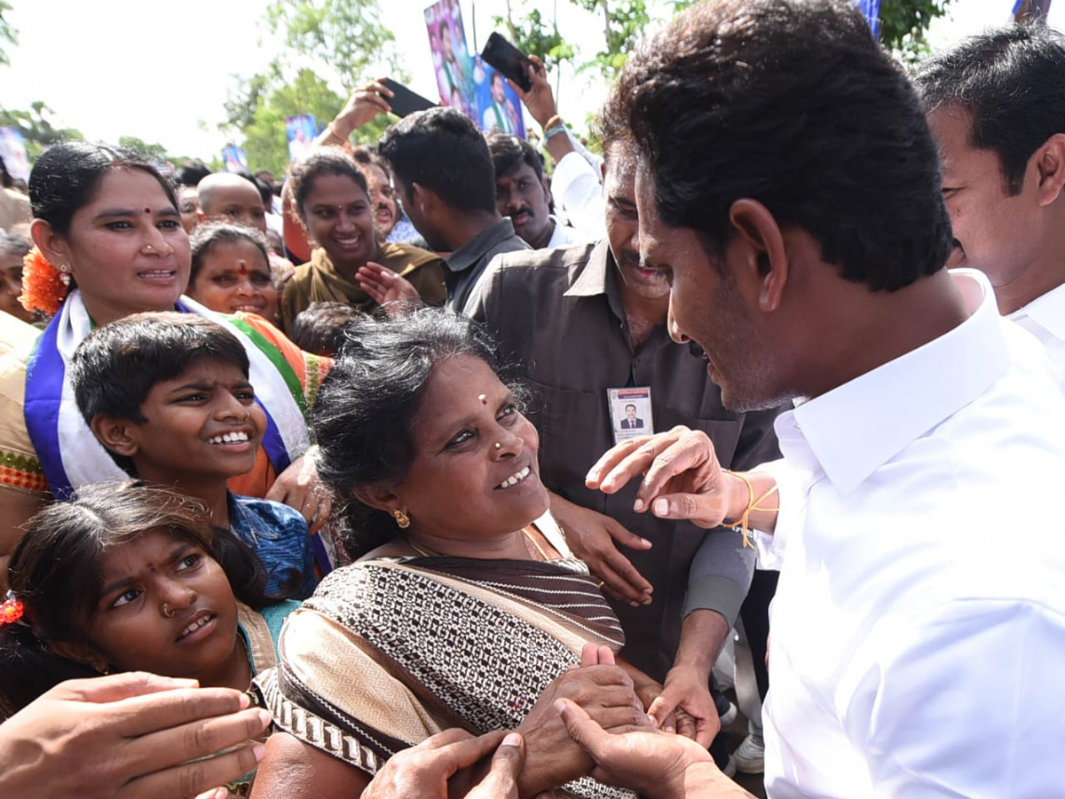 YS Jagan PrajaSankalpaYatra Day 234 Photo Gallery - Sakshi12