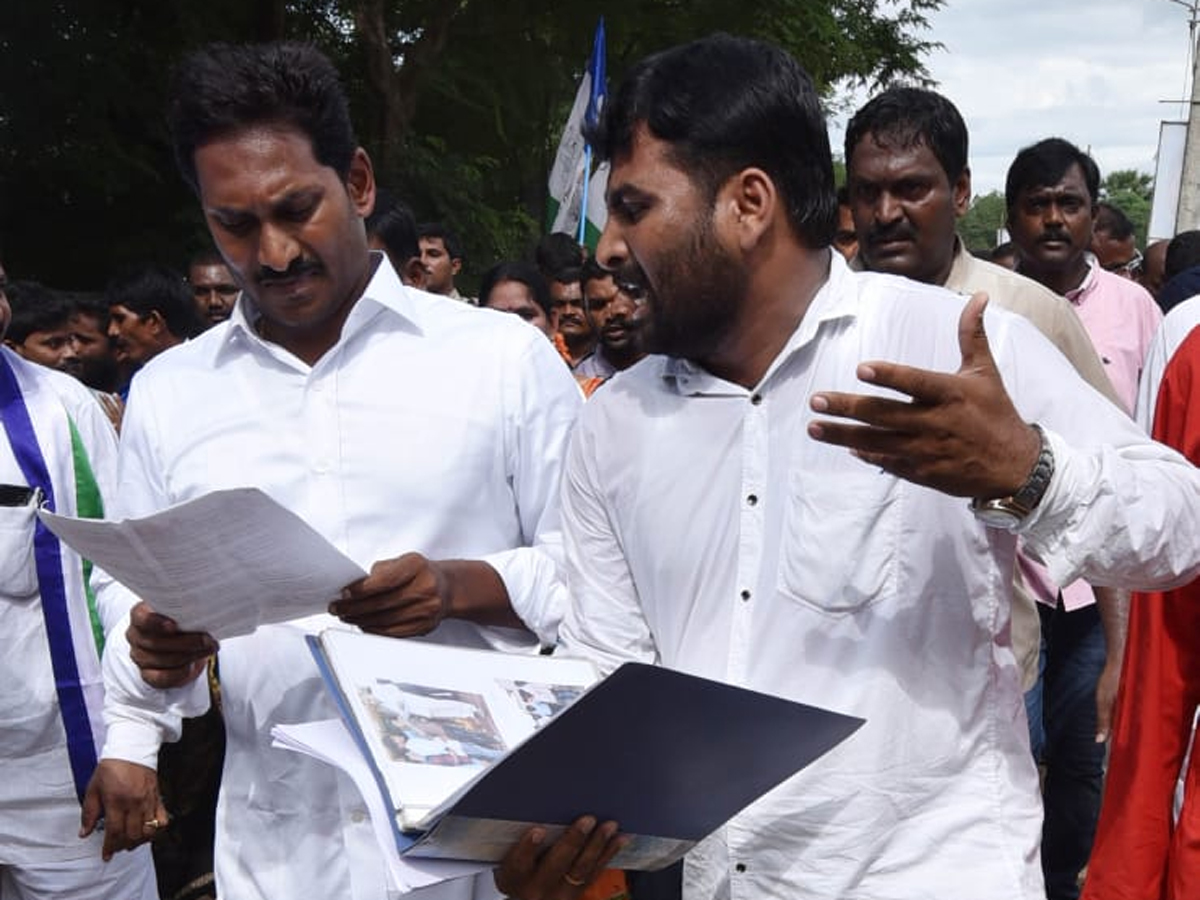 YS Jagan PrajaSankalpaYatra Day 234 Photo Gallery - Sakshi17