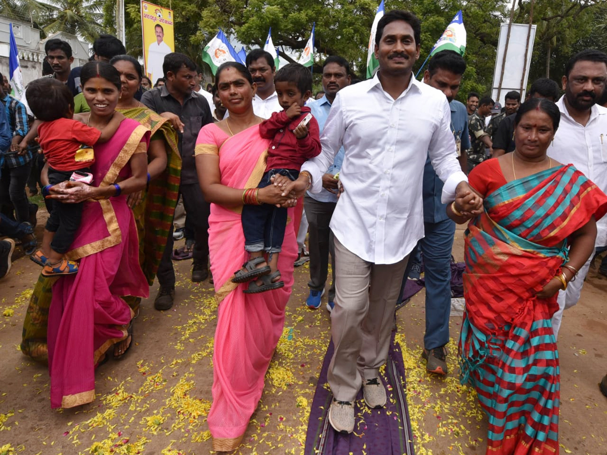 YS Jagan PrajaSankalpaYatra Day 234 Photo Gallery - Sakshi20