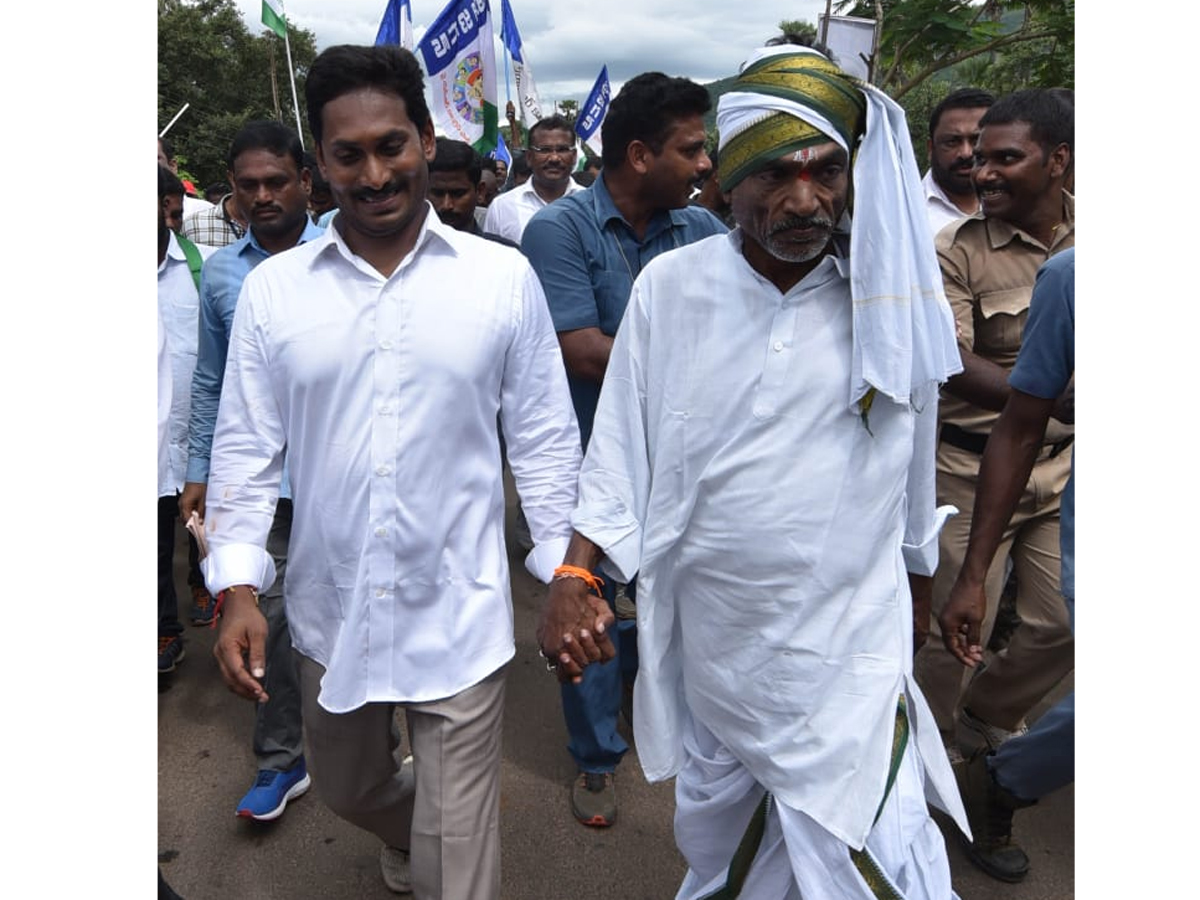 YS Jagan PrajaSankalpaYatra Day 234 Photo Gallery - Sakshi21