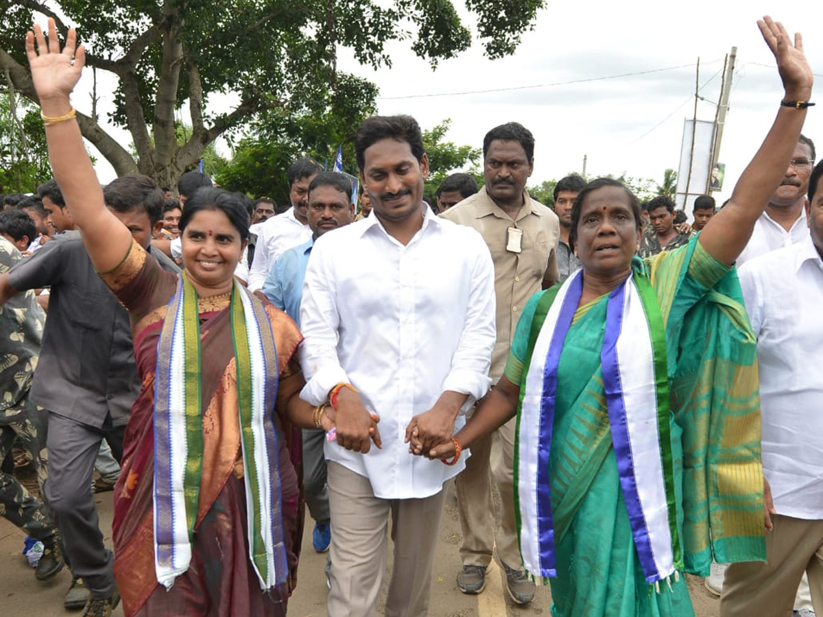 YS Jagan PrajaSankalpaYatra Day 234 Photo Gallery - Sakshi27