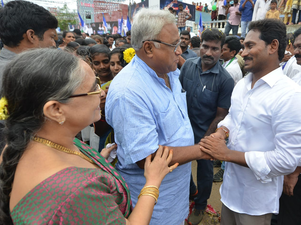 YS Jagan PrajaSankalpaYatra Day 234 Photo Gallery - Sakshi28