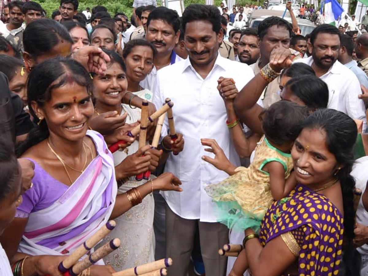 YS Jagan PrajaSankalpaYatra Day 234 Photo Gallery - Sakshi5