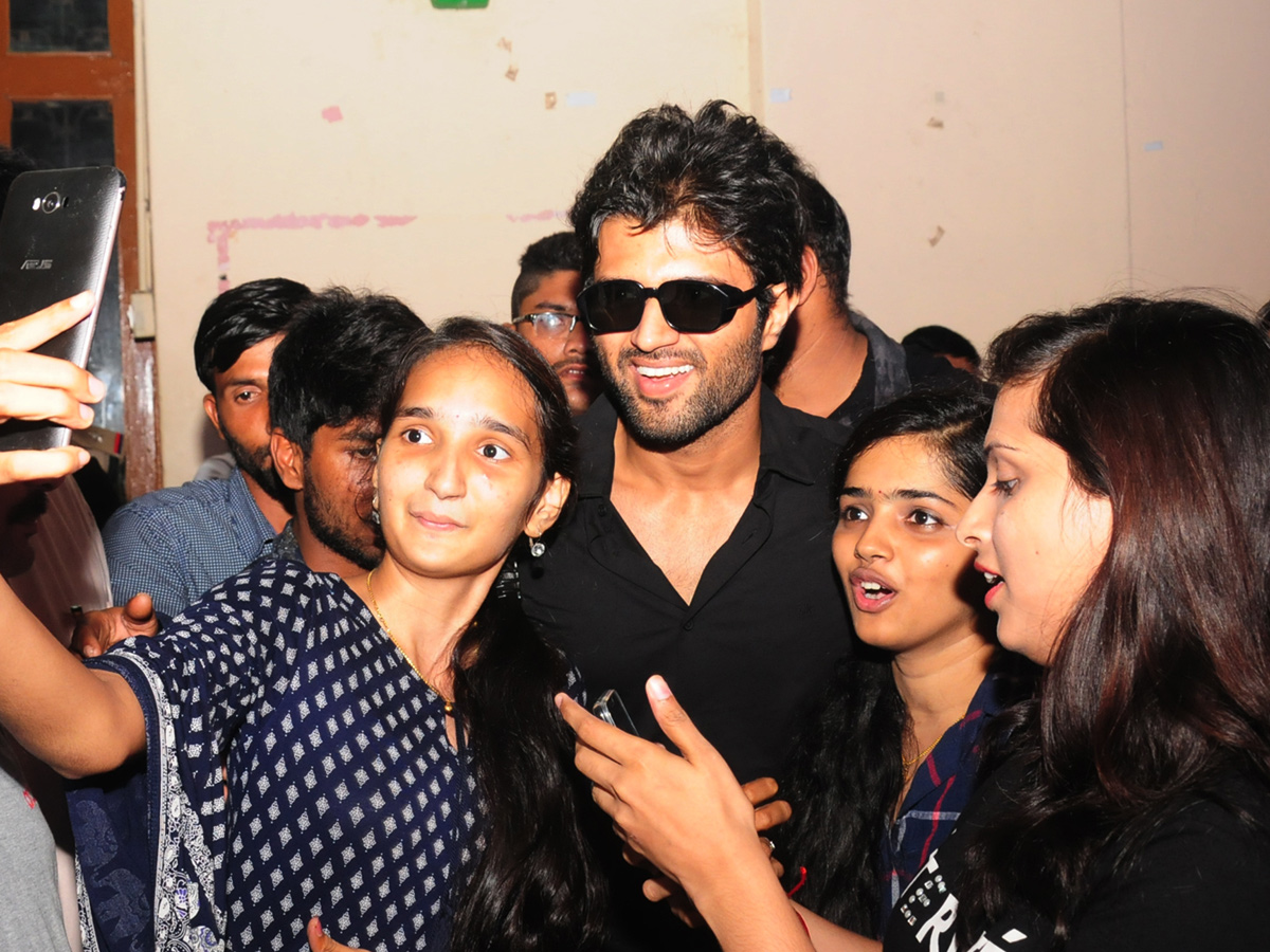 Geetha Govindam Pre Release Event Photo Gallery - Sakshi7