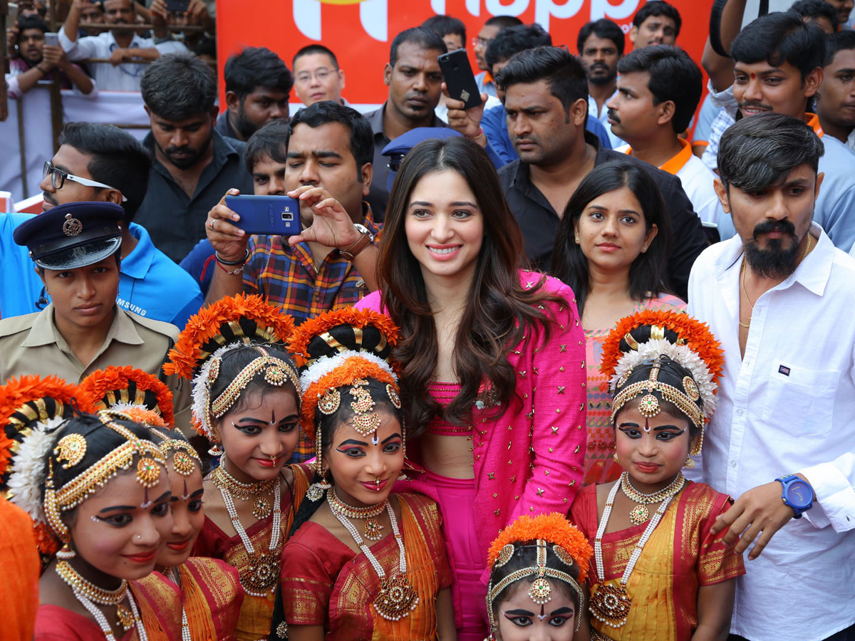 Tamannaah Launches Happi Mobile Store at Bhimavaram - Sakshi4