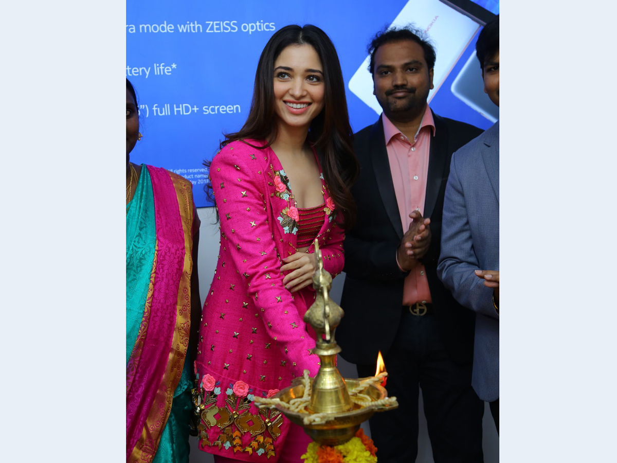 Tamannaah Launches Happi Mobile Store at Bhimavaram - Sakshi6