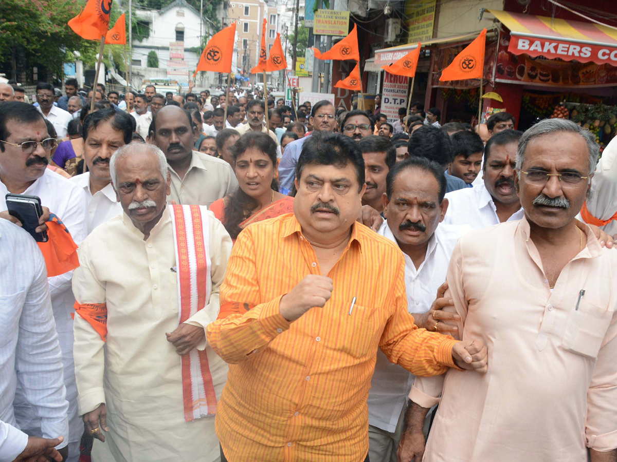 Swami Paripoornananda City Expulsion Photo Gallery - Sakshi2