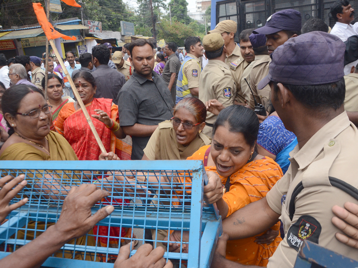 Swami Paripoornananda City Expulsion Photo Gallery - Sakshi1