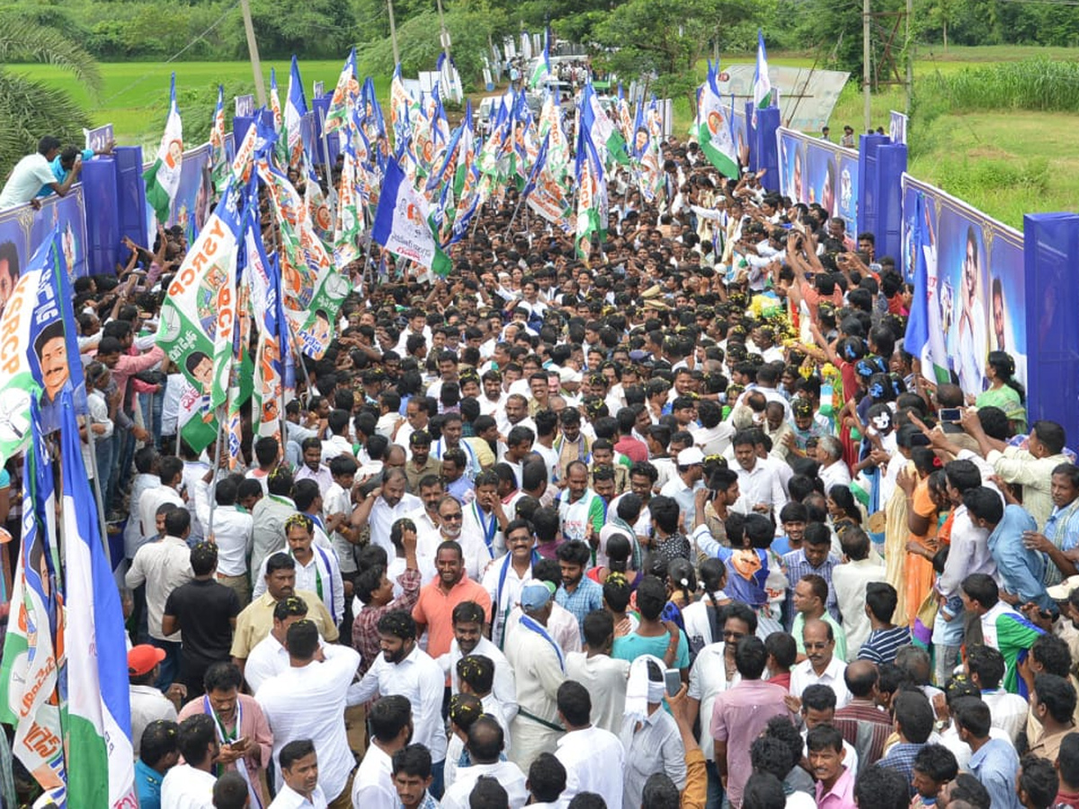 ys jagan prajasankalpayatra day 237 Photo Gallery - Sakshi29