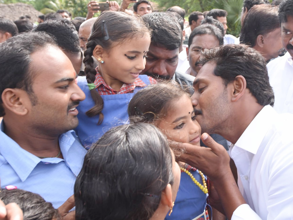 ys jagan prajasankalpayatra day 237 Photo Gallery - Sakshi5