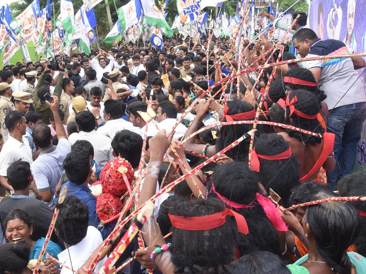 ys jagan prajasankalpayatra day 237 Photo Gallery - Sakshi7