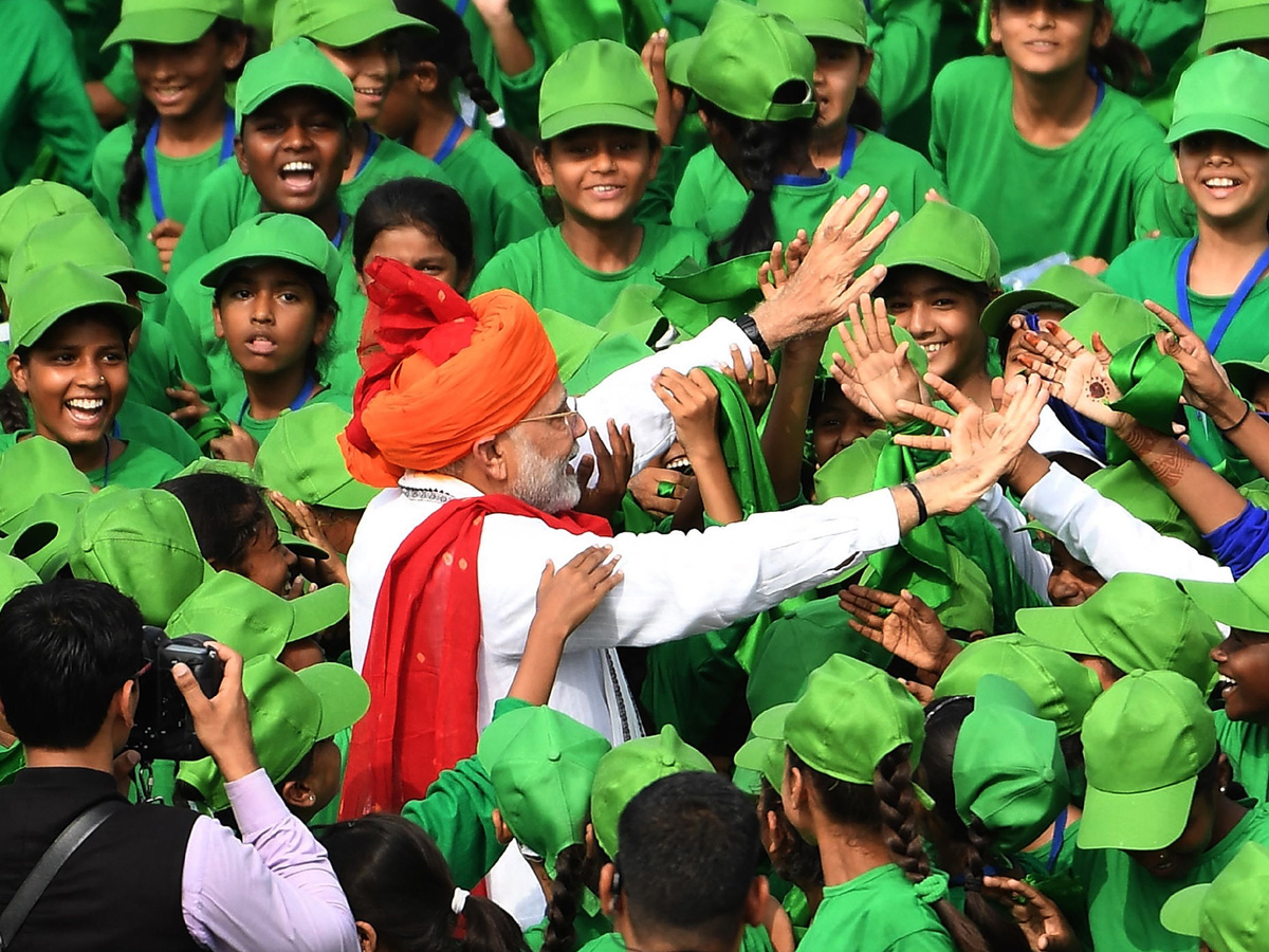 Narendra Modi flag hoisting in Red Fort Photo Gallery - Sakshi14