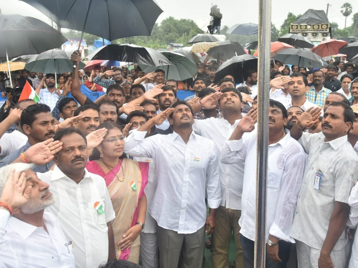 YS Jagan Mohan Reddy Independence Day Celebrations Photo Gallery - Sakshi8