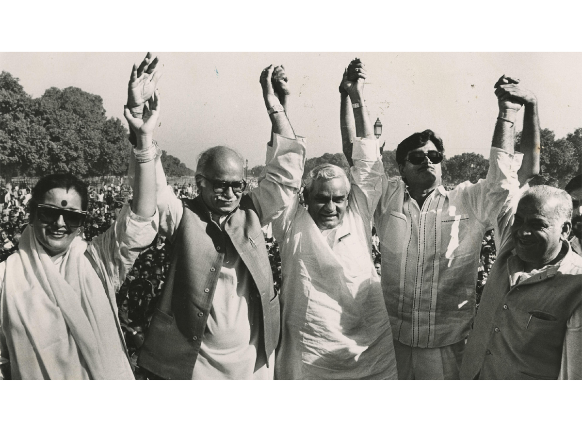 Former Prime Minister Atal Bihari Vajpayee Rare Photo Gallery - Sakshi35