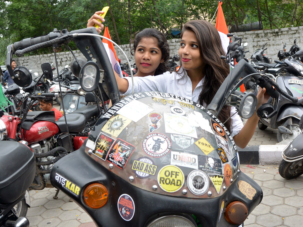 Vintage Cars Collection IN Hyderabad Photo Gallery - Sakshi7