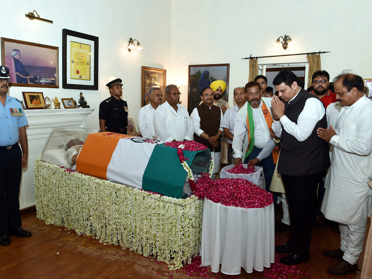 PM Modi Pays Tribute to Former PM Atal Bihari Vajpayee Photo Gallery - Sakshi26